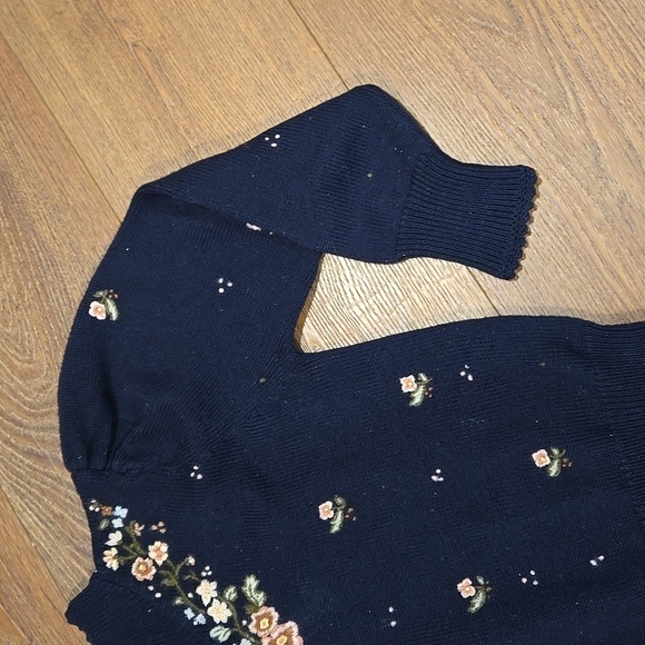 VINTAGE HERMAN GEIST WOOL BLEND HAND EMBROIDERED SWEATER.   #6653 - Picture 4 of 9